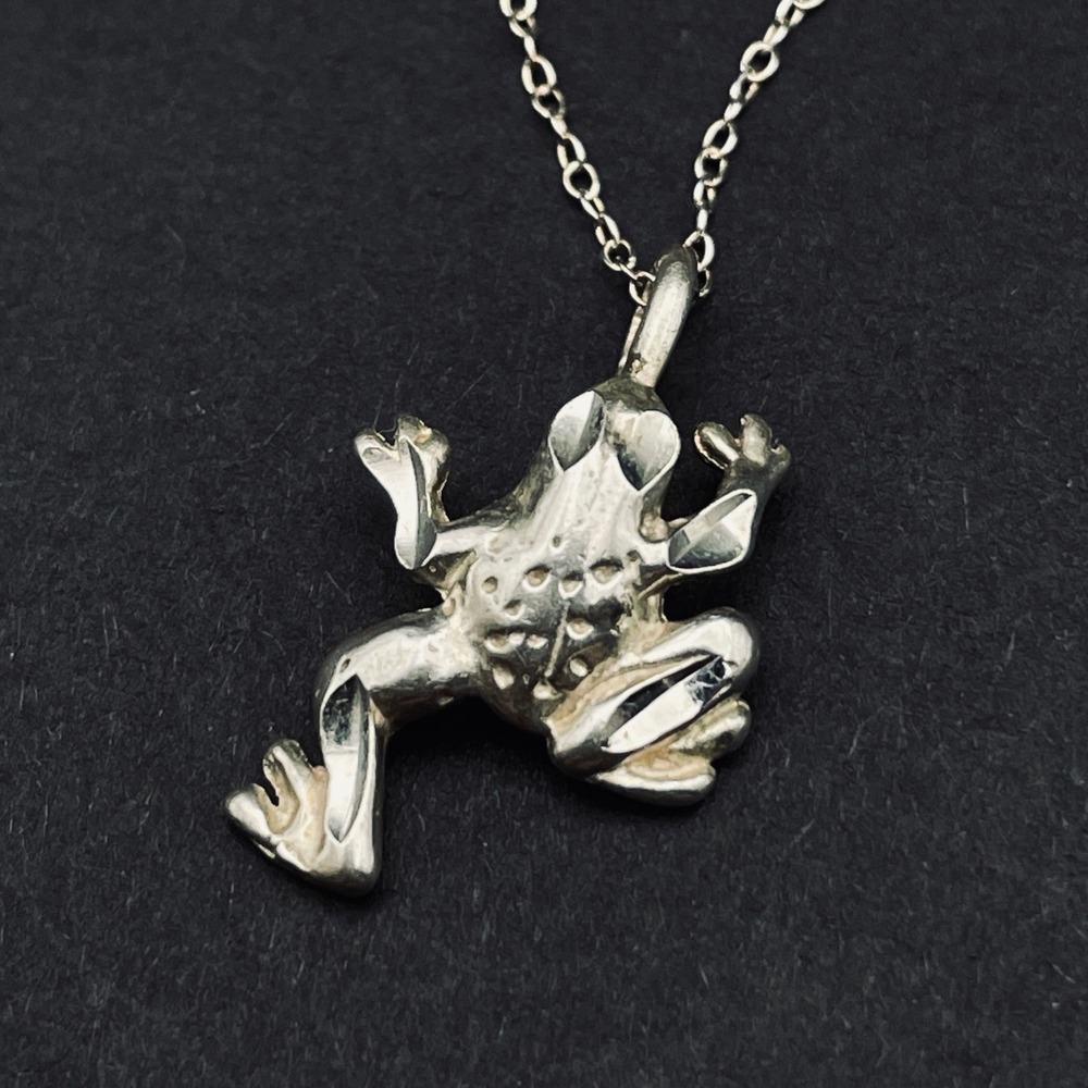 Vintage Sterling Silver Small Frog Charm Necklace Minimalist‎ Jewelry - Picture 2 of 9